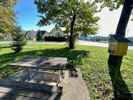 Sencur - Medeni vrt -  knjigobežnica